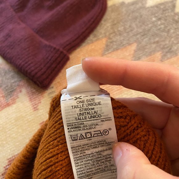 Gap Classic Beanies - Picture 8 of 8